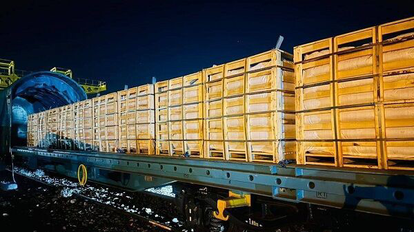 آغاز صادرات قیر و پلی‌استایرن به اروپا از مسیر ریلی آذربایجان