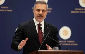 ورود برنامه موشکی ایران به مذاکرات هسته‌ای تنش‌زا است