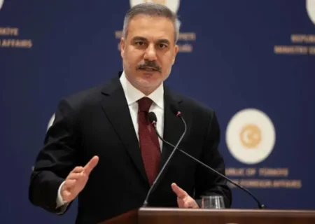 ورود برنامه موشکی ایران به مذاکرات هسته‌ای تنش‌زا است