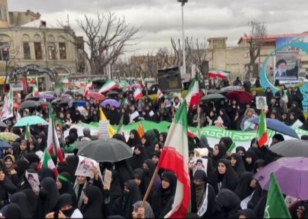 لبیک‌گویی دختران انقلابی در تبریز