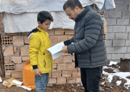 توزیع درسنامه‌های آموزشی برای دانش‌آموزان روستاهای فاقد اینترنت آذربایجان‌شرقی