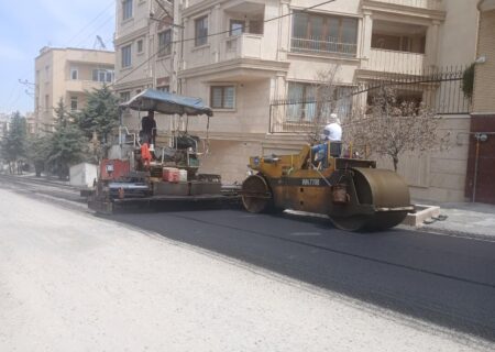 آسفالت ریزی ۹۷۶ تنی معابر سطح حوزه شهرداری منطقه ۲ در طول هفته گذشته