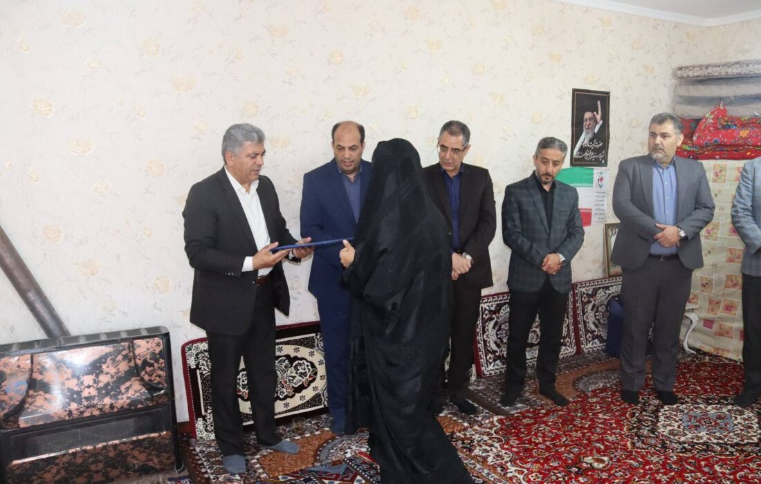 تجلیل از ایثار خانواده بیمه‌شده صندوق کشاورزان، روستاییان و عشایر آذربایجان‌شرقی
