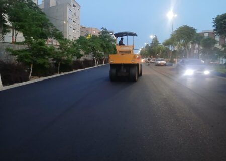 آغاز آسفالت ریزی لاین شرقی بلوار دکترحسابی