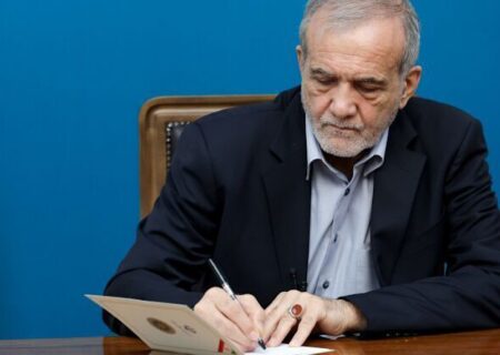 رئیس جمهور از حضور سران برخی کشورها در مراسم تشییع رهبر شهید قدردانی کرد