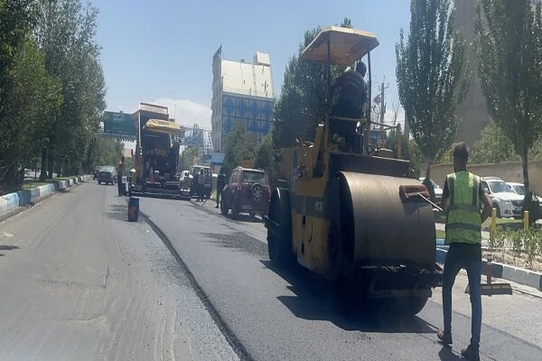 آغاز آسفالت ریزی باند کندرو جاده ائل گلی توسط شهرداری منطقه ۲ منطقه دو