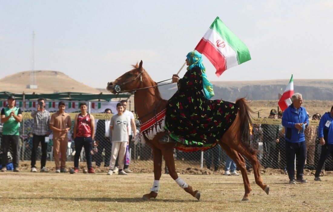 رقابت سم و کمان در دشت کرویق؛ جلوه فرهنگ و ورزش در جام ستارخان