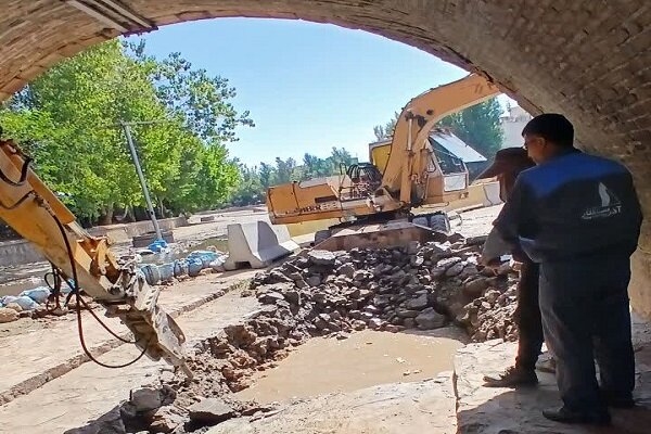 ساماندهی و استحکامبخشی بستر مهرانهرود با سنگ اسپراخون