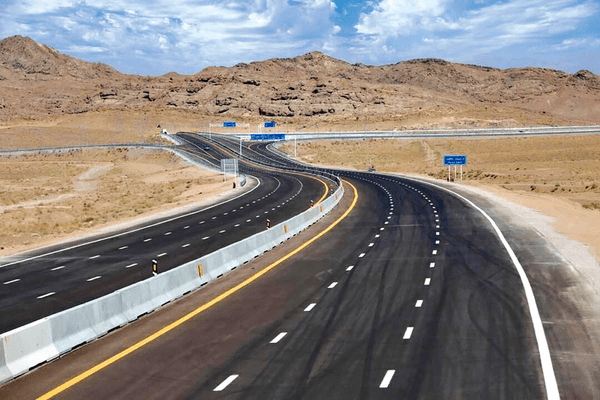 ۳۵۰کیلومتر آزادراه در آذربایجان‌شرقی در دست اجراست