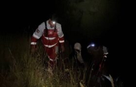 نجات دو گردشگر مفقودشده در ارتفاعات سراب پس از هفت ساعت عملیات طاقت‌فرسا