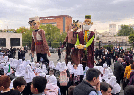 تبریزیم؛ افتتاحی به وسعت لبخند ۱۵۰۰ دانش‌آموز تبریزی